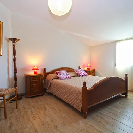 With A Parking Space - 20794 Apartment Pula
