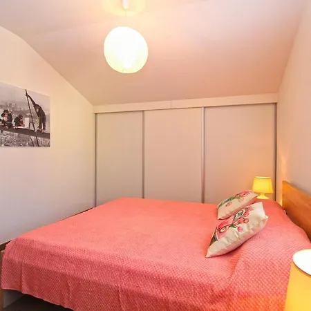 With A Parking Space - 20794 Apartment Pula