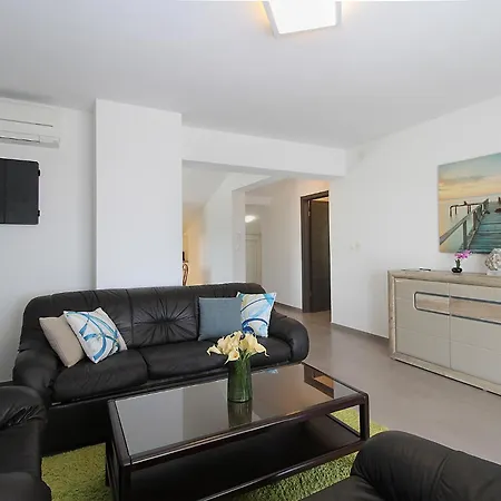 Apartment With A Parking Space - 20794 Pula