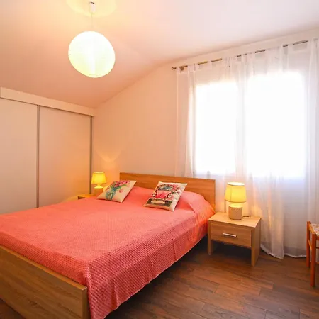 Apartment With A Parking Space - 20794 Pula