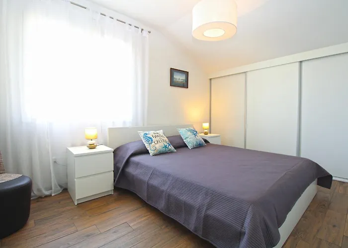 With Parking Space - 20794 Appartement *