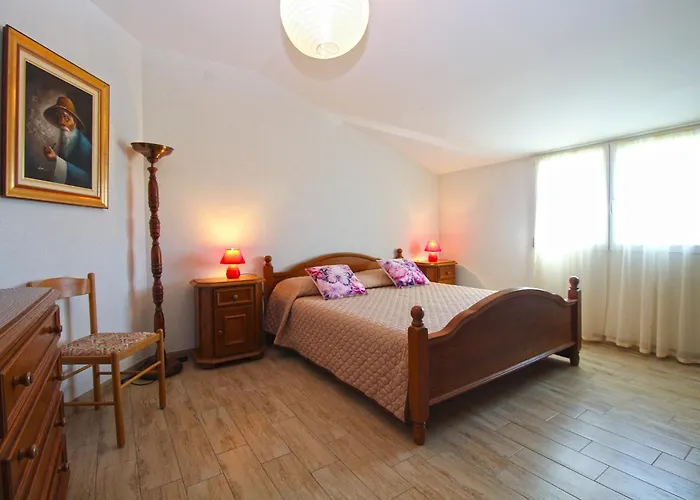 With Parking Space - 20794 Appartement Pula